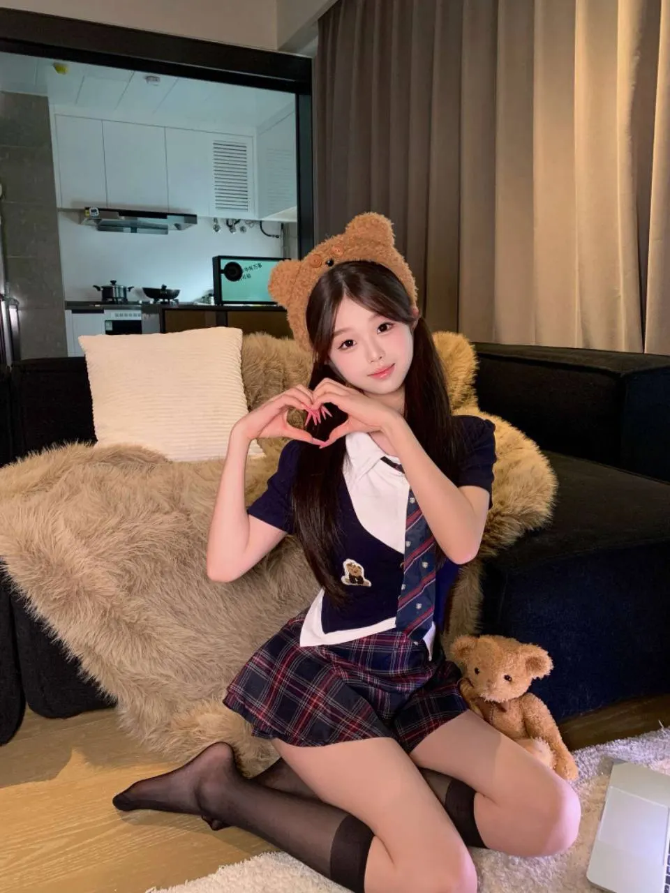王腾 · 广州模特王腾常见问题FAQ｜广州同城档期与礼仪说明