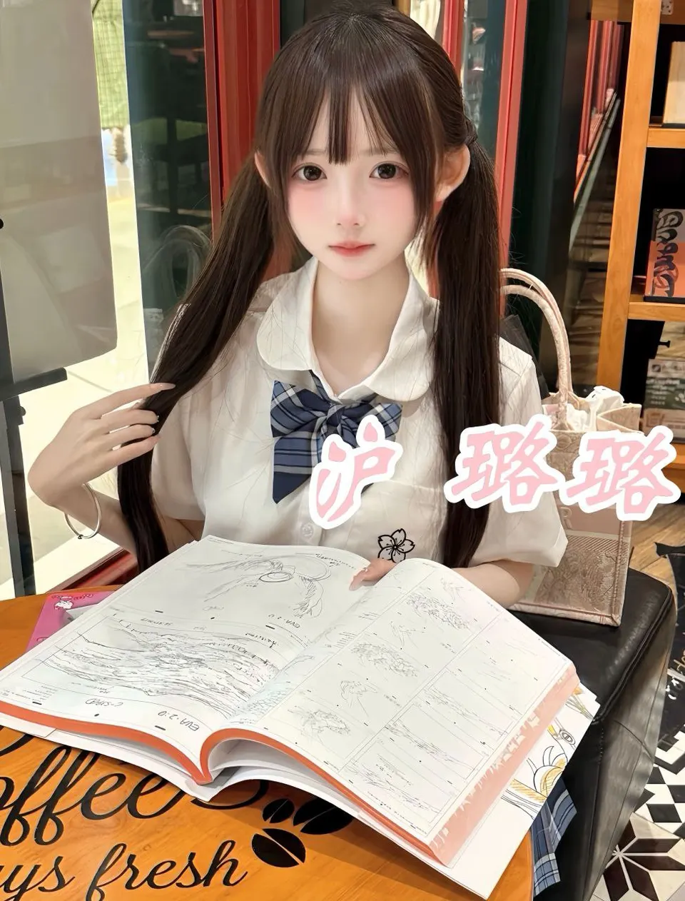 SHANGHAI妄川 · 上海静安寺模特SHANGHAI妄川｜上海约拍商圈展会形象指南